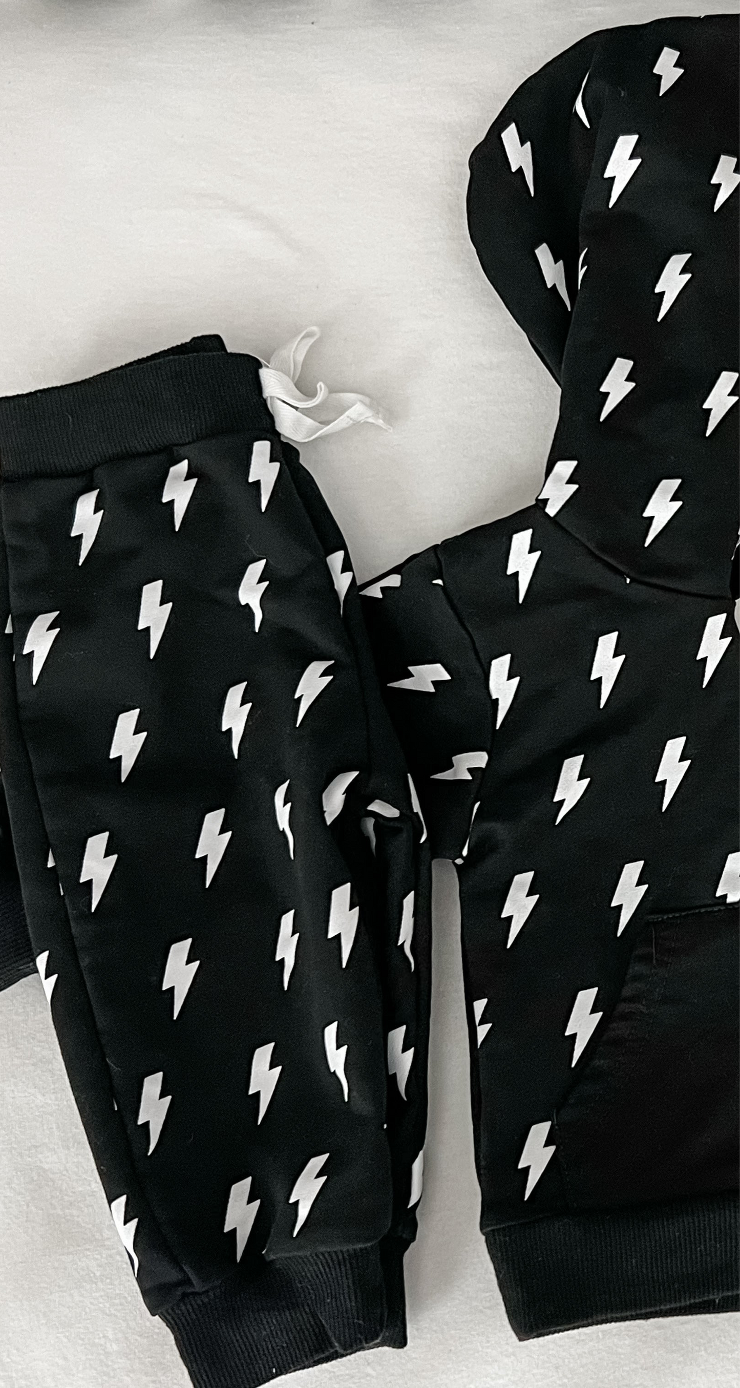 Bolt sweater set